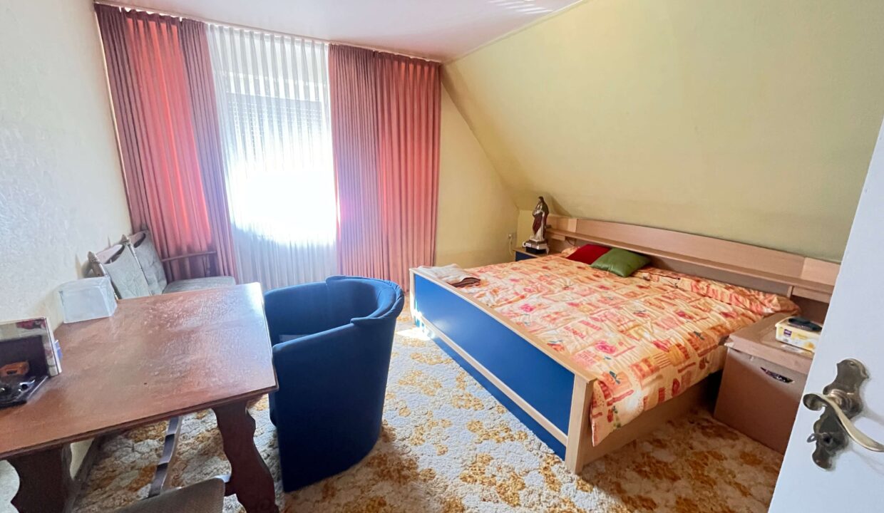 Schlafzimmer OG